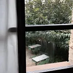 Flora Bed & Breakfast Banyoles