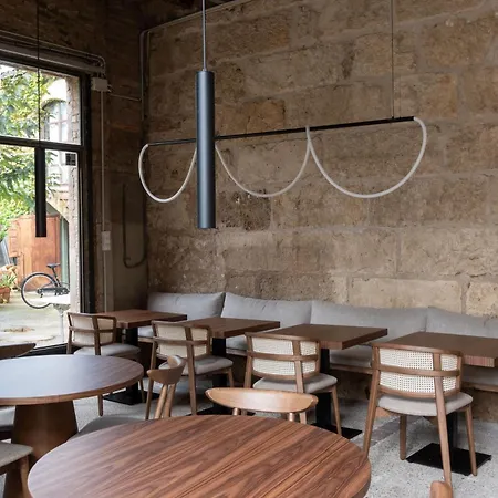 Couette-café Flora 2*