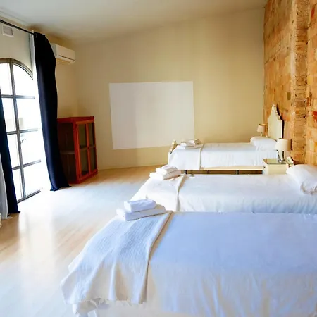 Flora Bed and Breakfast Μπανιόλες