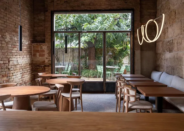 Flora Nocleg ze śniadaniem 2*